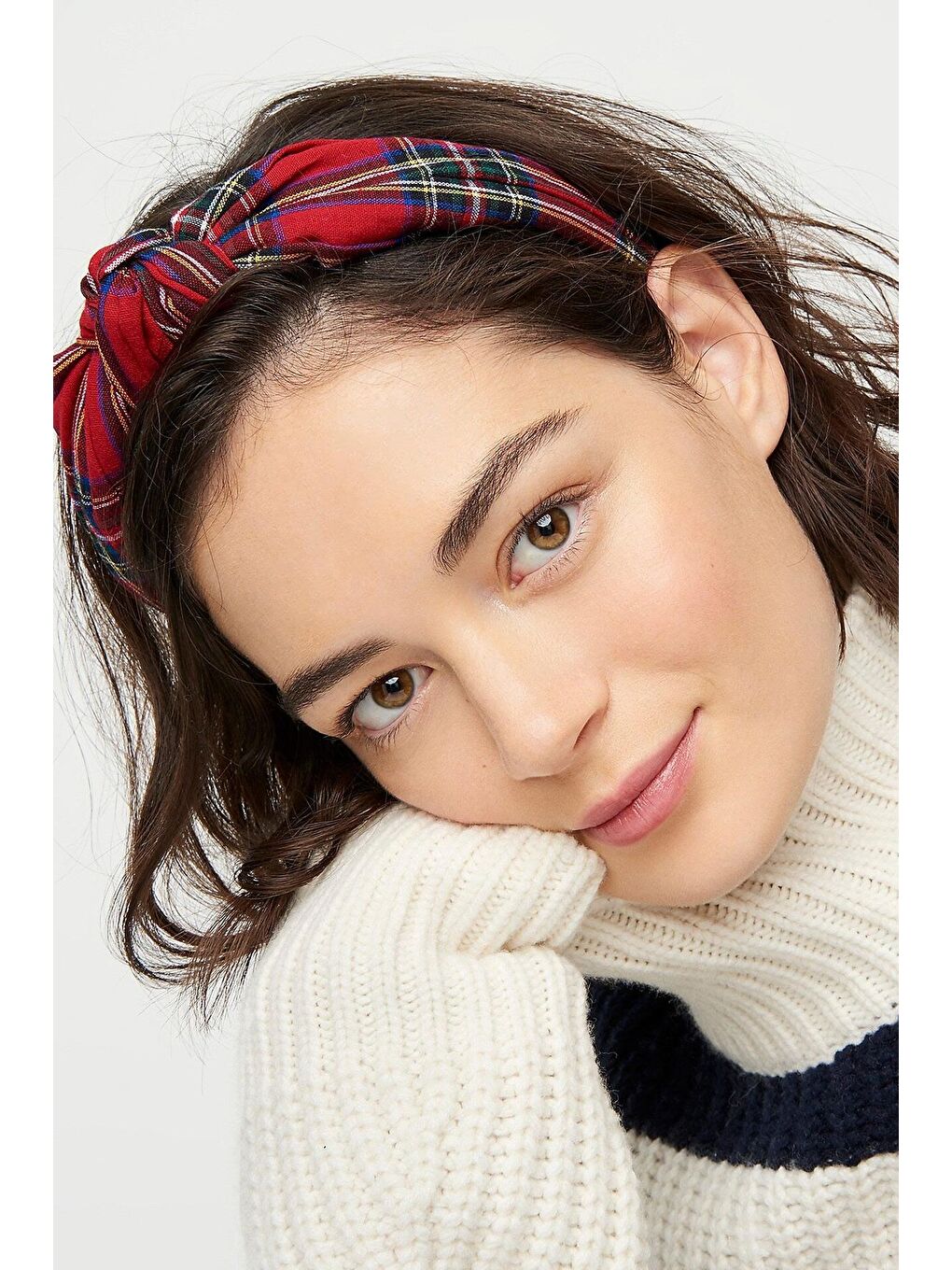 Kırmızı Ekose Desenli Düğümlü Taç