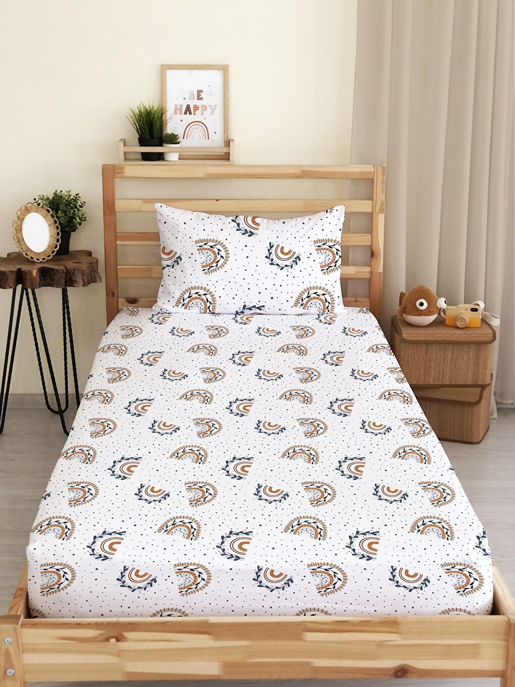 Karışık Desen Baskılı Tek Kişilik Ve Bebek Boy Lastikli Çarşaf Seti Beyaz