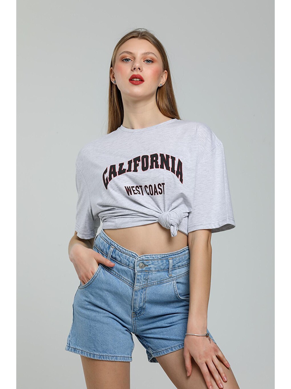 Gri Kadın Bisiklet Yaka Regular Fit Californıa Baskılı Tişort Spr21yk22-1