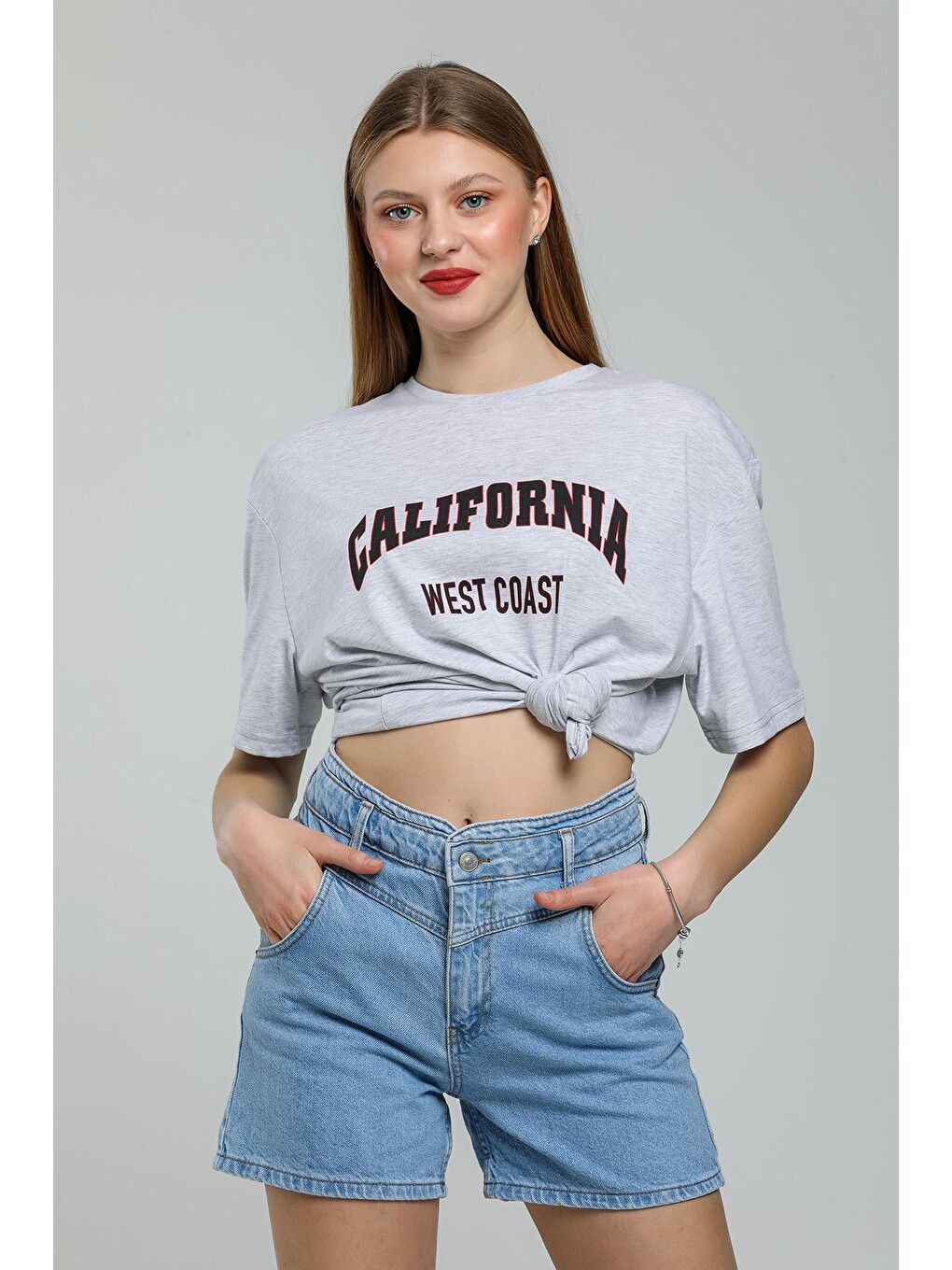 Gri Kadın Bisiklet Yaka Regular Fit Californıa Baskılı Tişort Spr21yk22-4