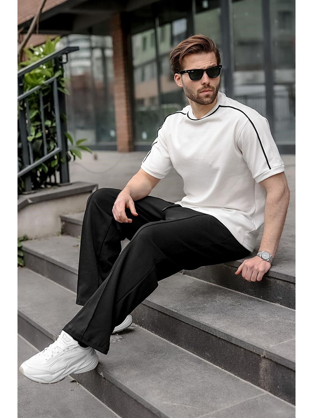 Ekru Şerit Detaylı Modern Kesim Erkek Tişört E7182-5