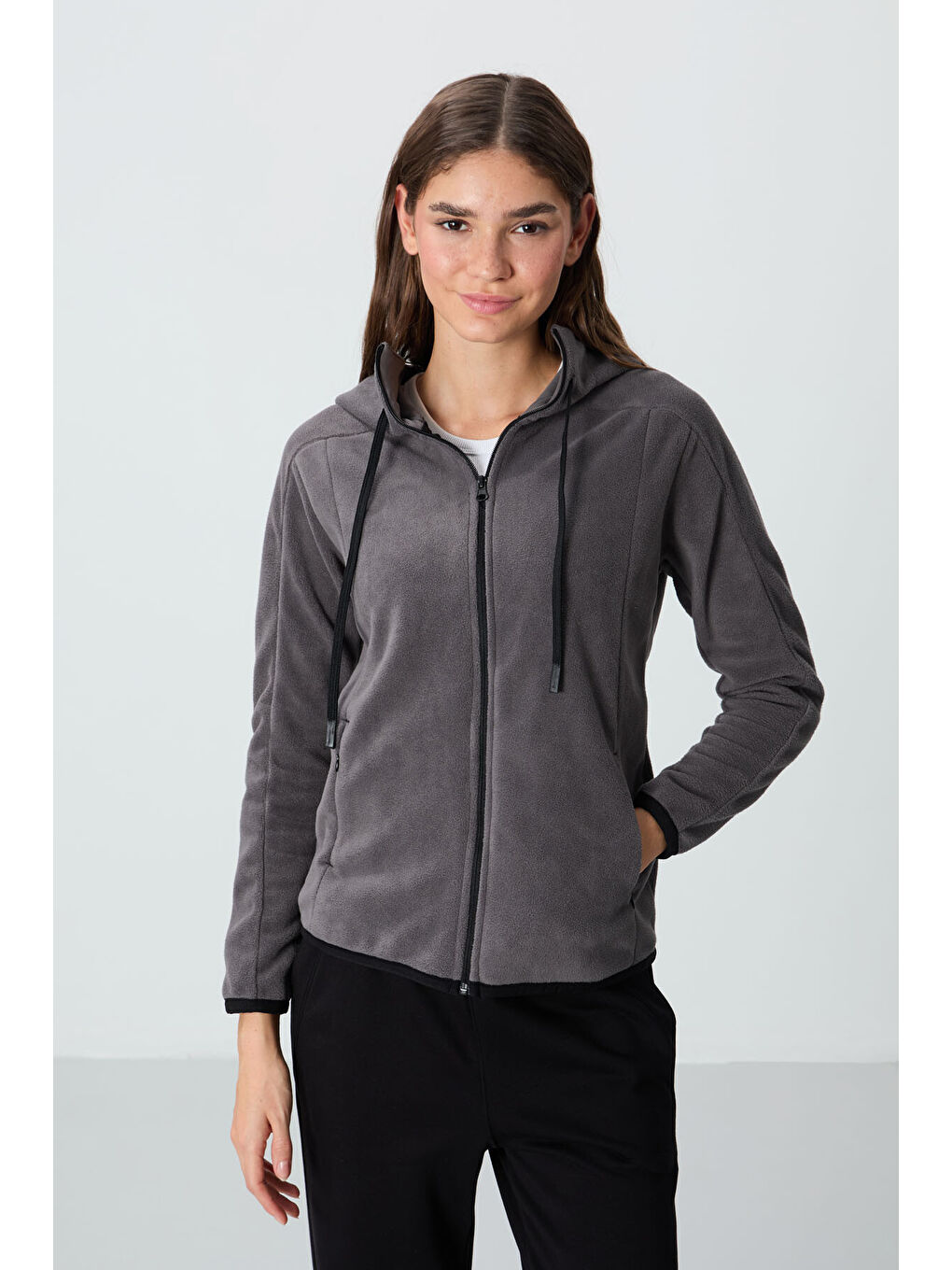 Koyu Gri Kalın Yumuşak Dokulu Kapüşonlu Standart Fit Nakışlı Polar Kadın Sweatshirt  97287-5