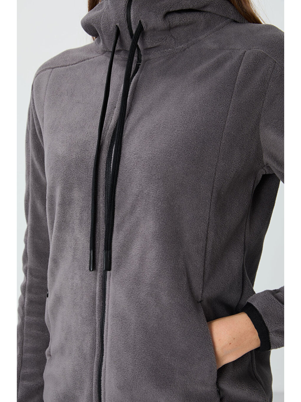 Koyu Gri Kalın Yumuşak Dokulu Kapüşonlu Standart Fit Nakışlı Polar Kadın Sweatshirt  97287-9