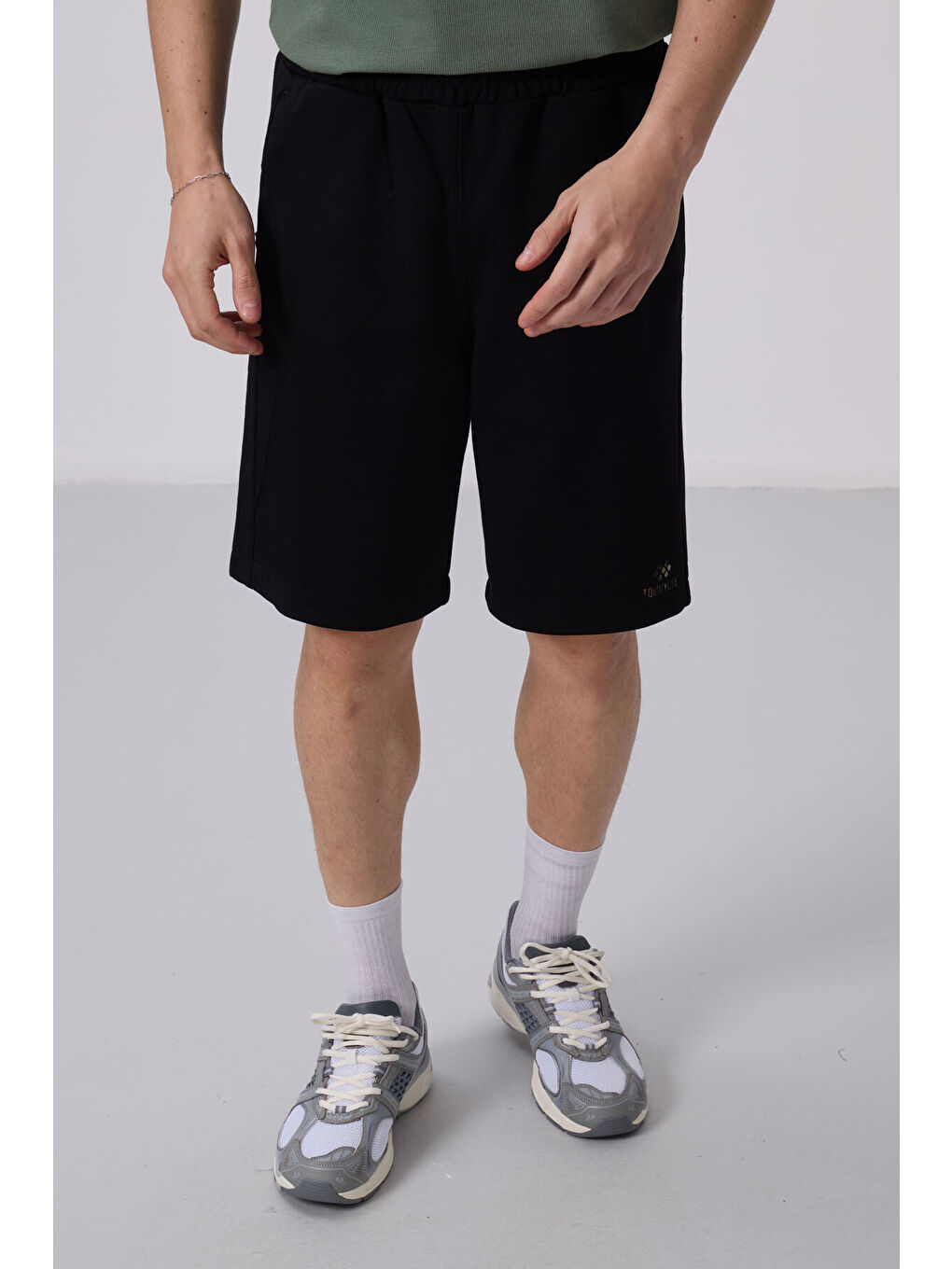 Siyah Yüzeyi Dokulu Oversize Erkek Şort - 81288