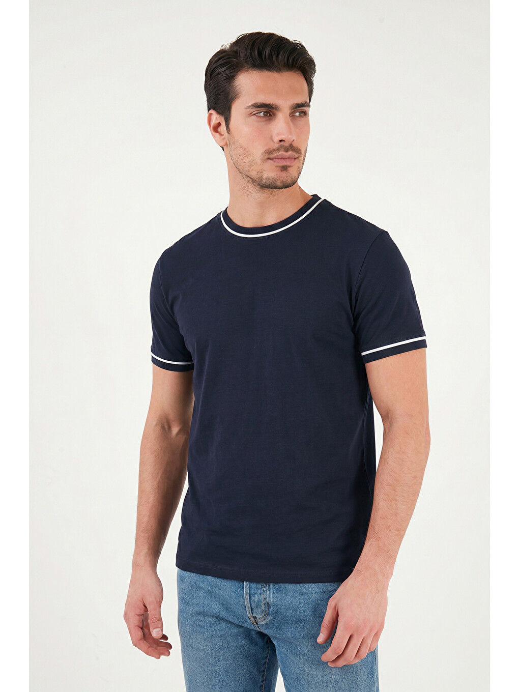 İndigo Pamuklu Bisiklet Yaka Kontrast Şeritli T Shirt 5904034-2