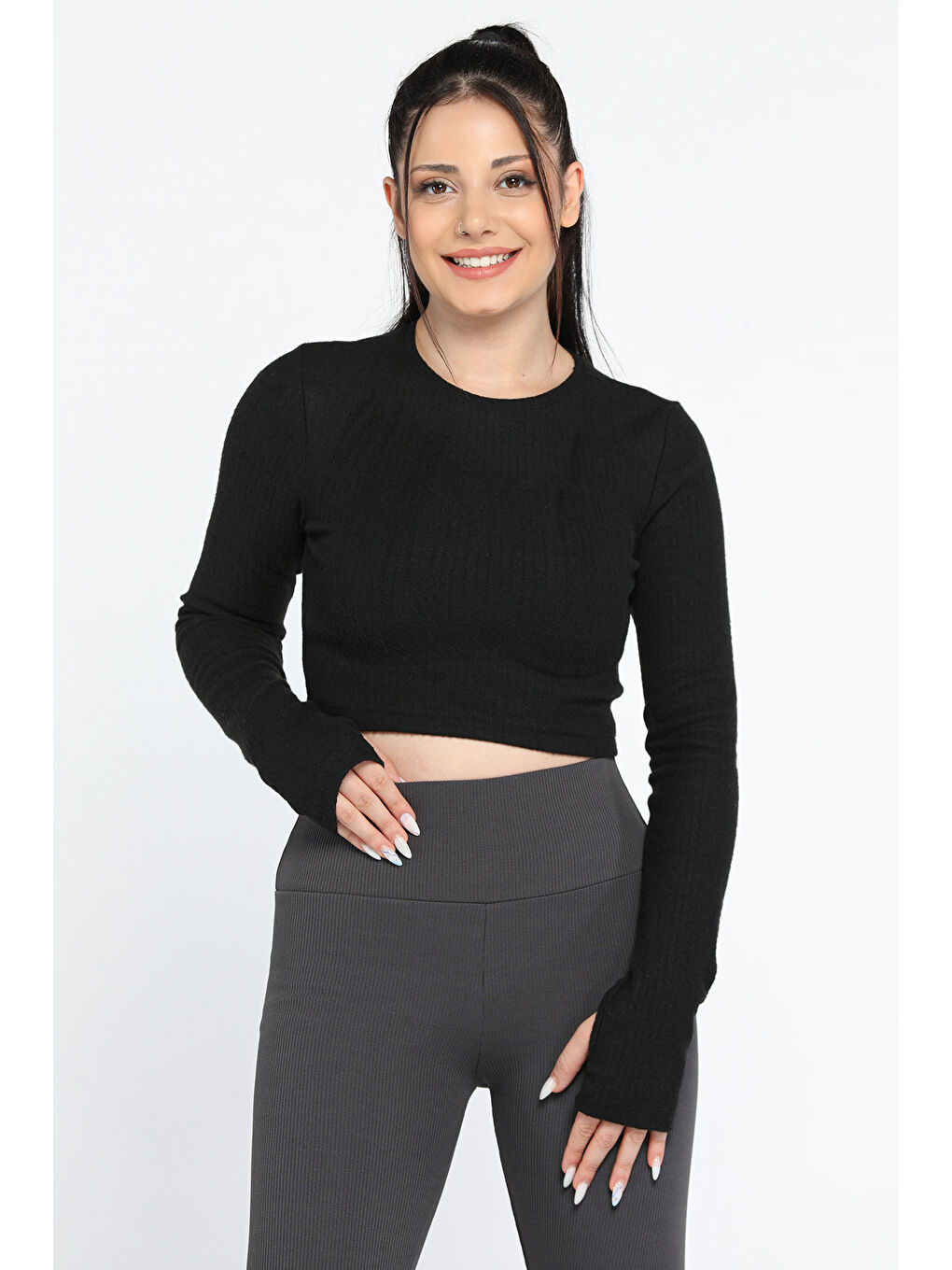 GÜLSELİ Siyah Kadın Bisiklet Yaka Kolu Pencereli Kaşkorse Crop Top Bluz - 1