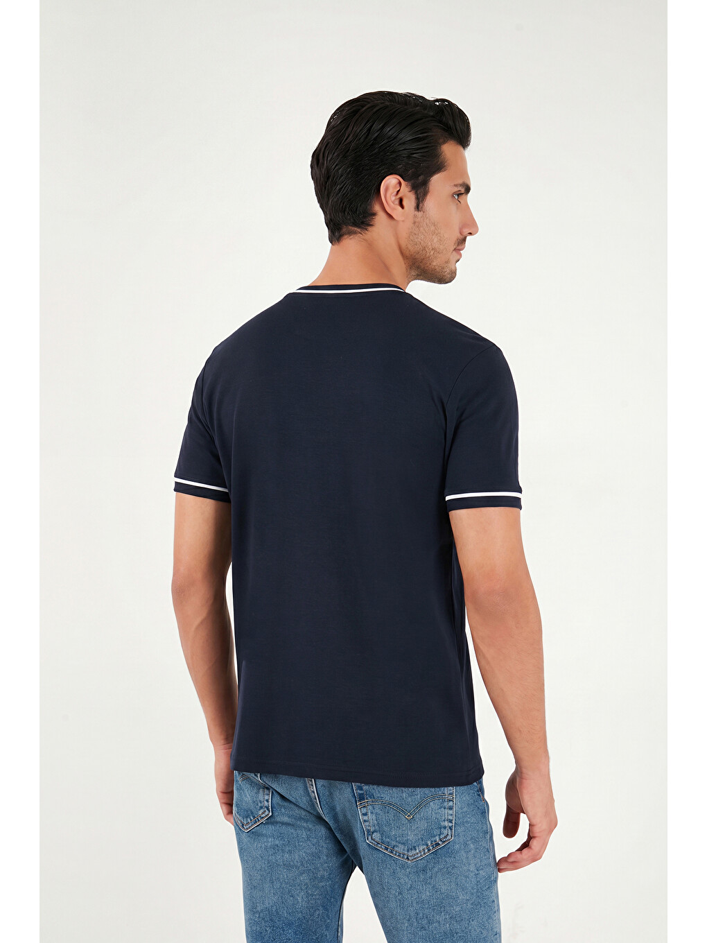 İndigo Pamuklu Bisiklet Yaka Kontrast Şeritli T Shirt 5904034-6