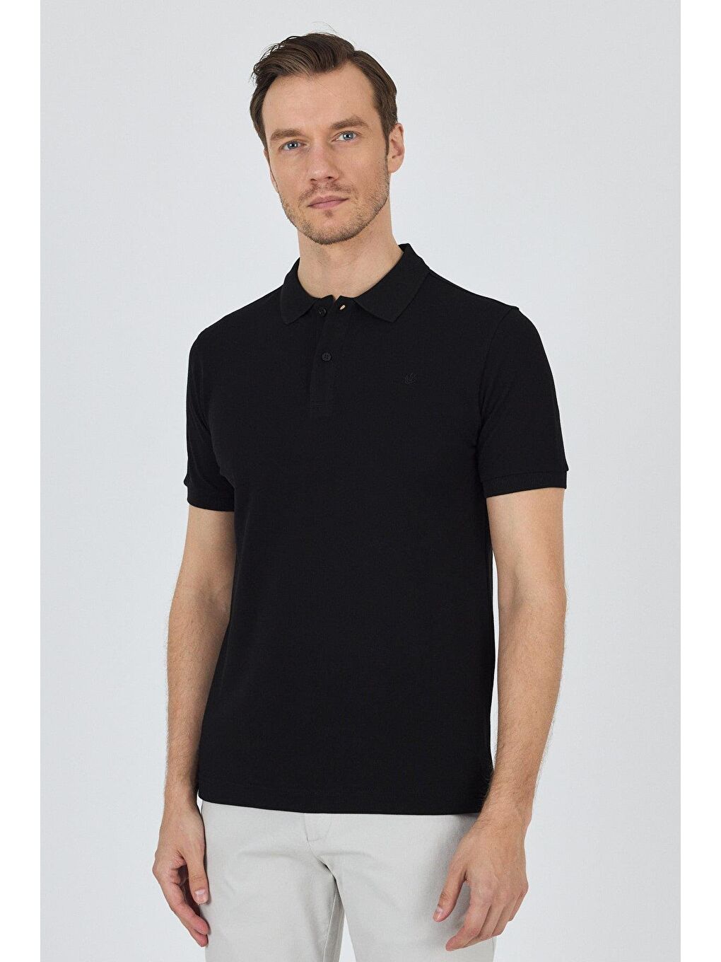 Siyah Polo Yaka Kısa Kol Cepsiz Slim Fit Classic Pamuklu Tişört 1011250177