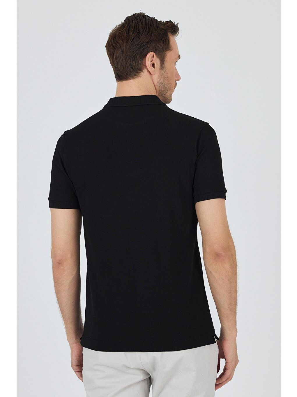 Siyah Polo Yaka Kısa Kol Cepsiz Slim Fit Classic Pamuklu Tişört 1011250177-4