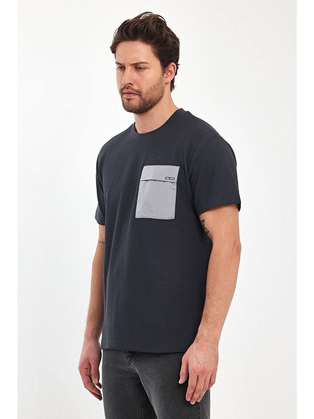 Antrasit Önü Tek Cep Baskılı Bisiklet Yaka Erkek Tişört-4