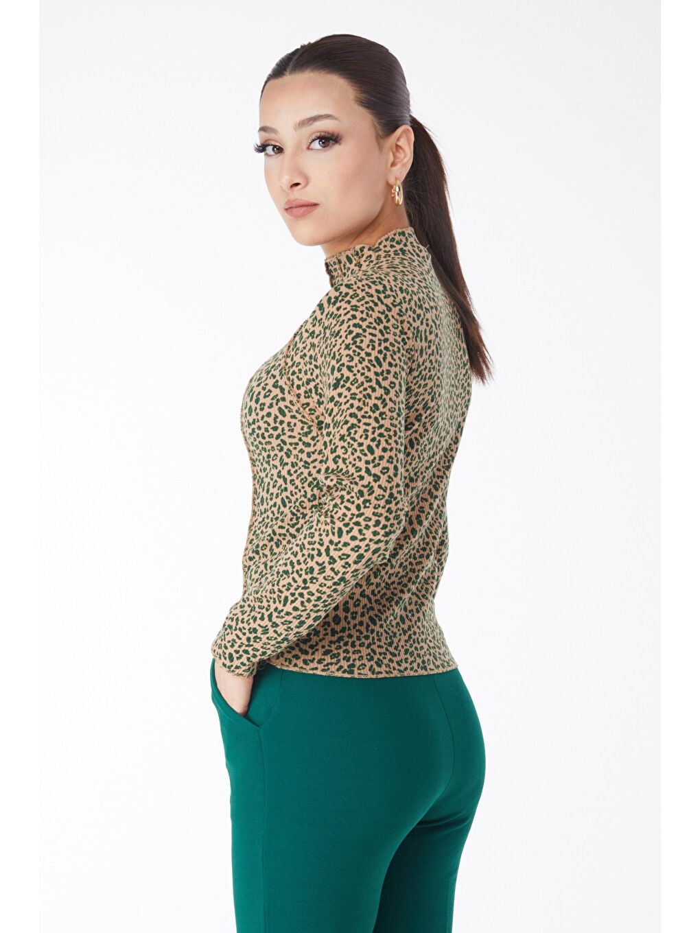 Yarım Balıkçı Yaka Kadın Haki Desenli Bluz - 24269-2
