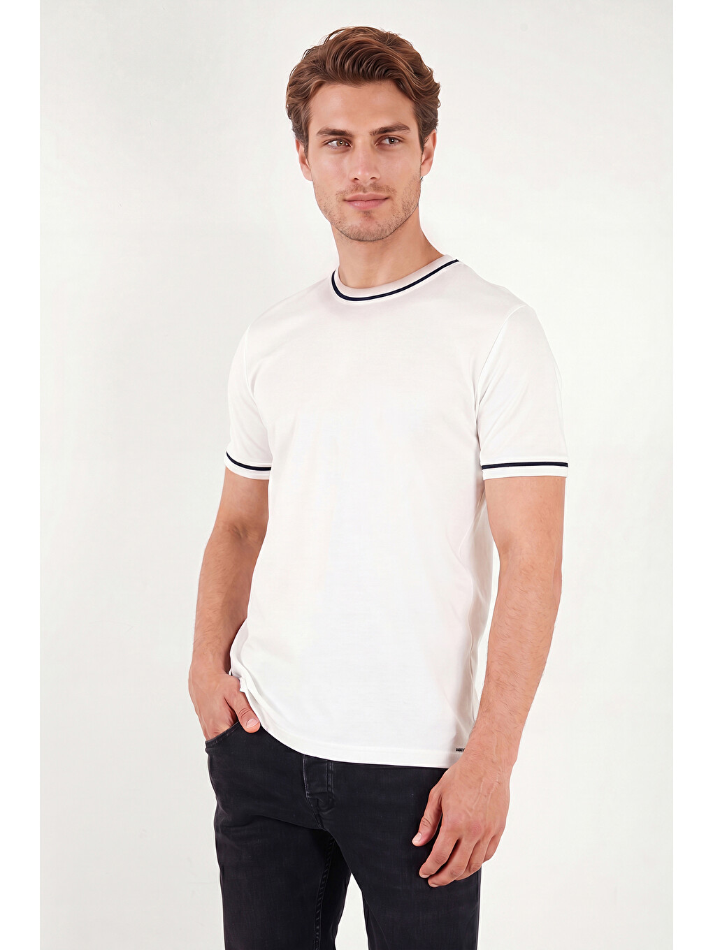 Ekru Pamuklu Bisiklet Yaka Kontrast Şeritli T Shirt 5904034-2