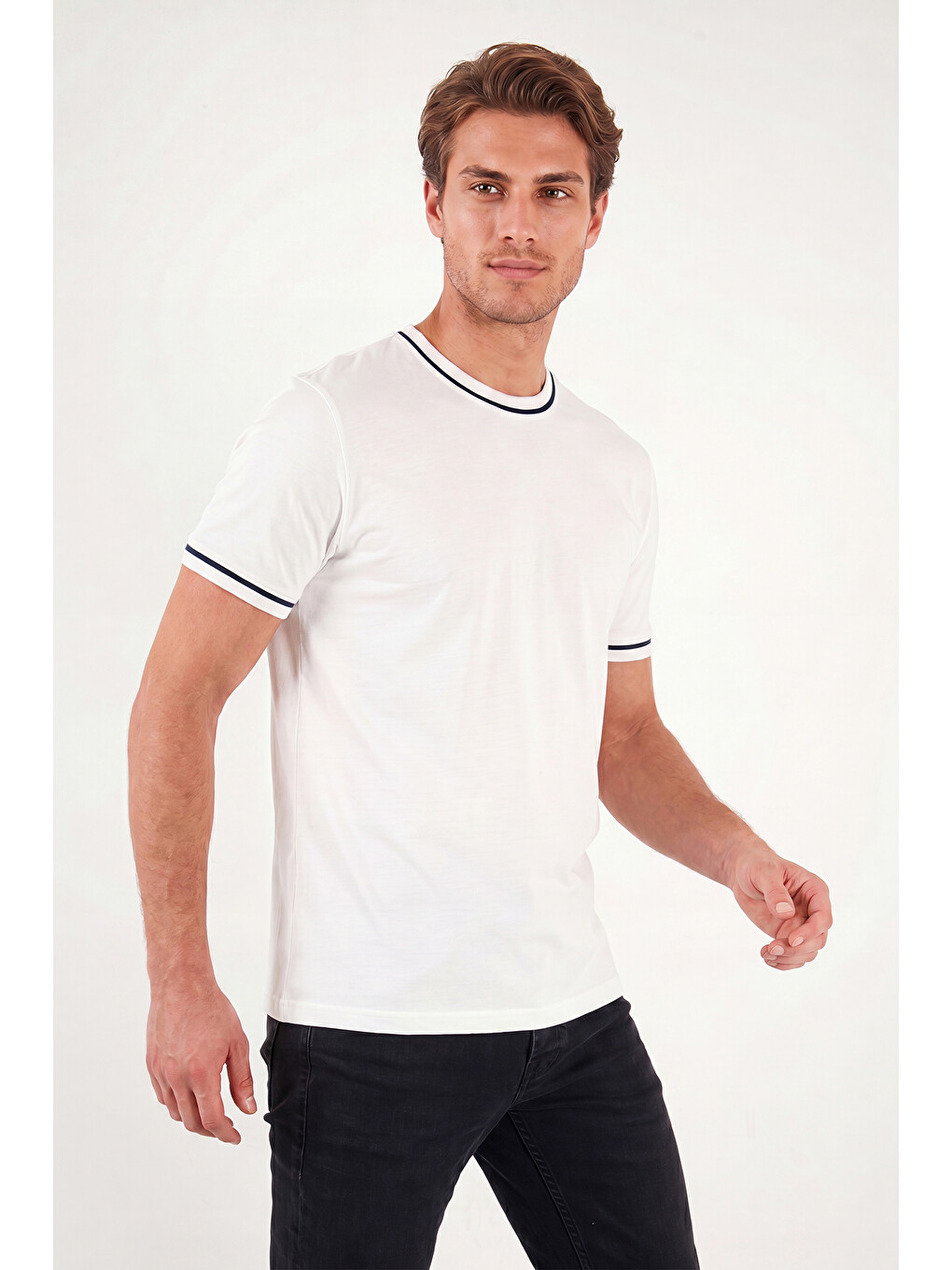 Ekru Pamuklu Bisiklet Yaka Kontrast Şeritli T Shirt 5904034-3