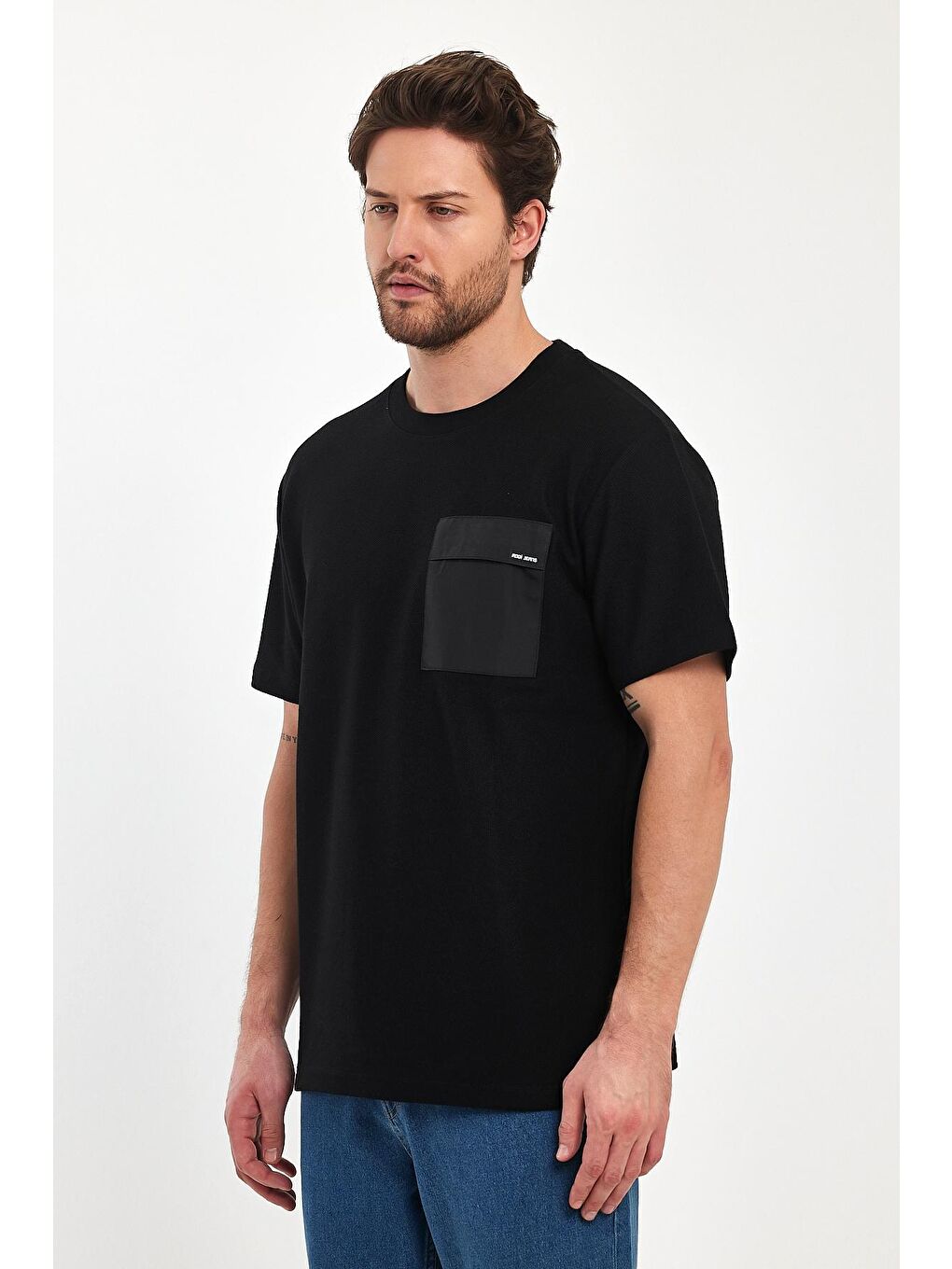 Siyah Önü Tek Cep Baskılı Bisiklet Yaka Erkek Tişört-4