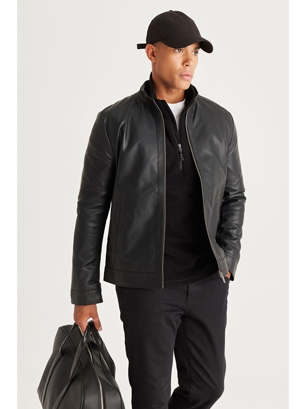 Erkek Siyah Standart Fit Normal Kesim Dik Yaka Mont-1