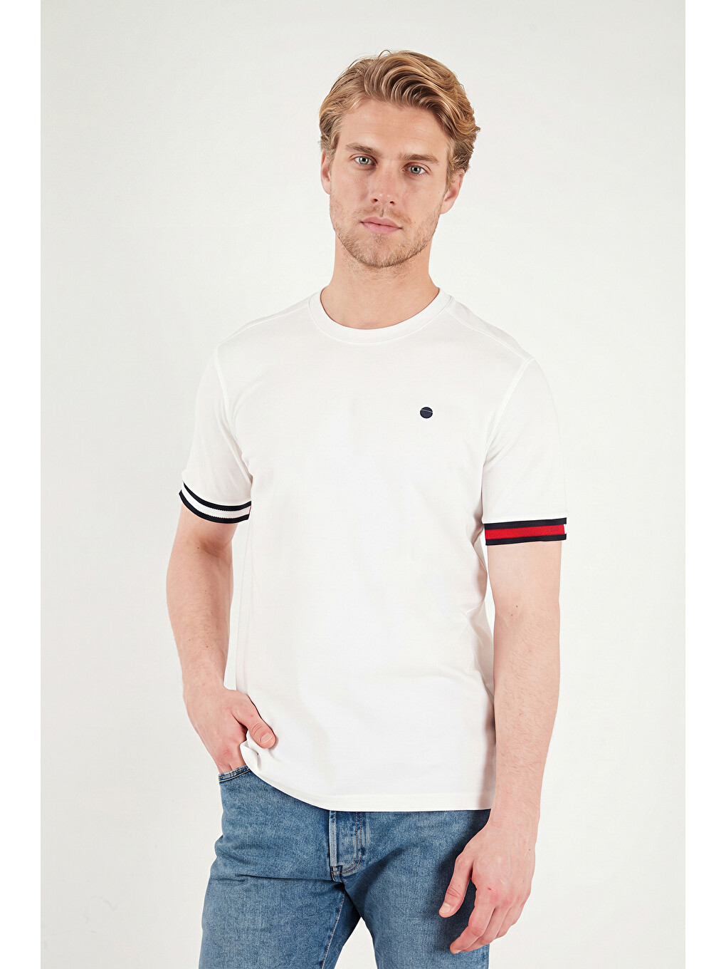 Beyaz Bisiklet Yaka Kolları Renkli Şerit Detaylı T Shirt 5904060-3