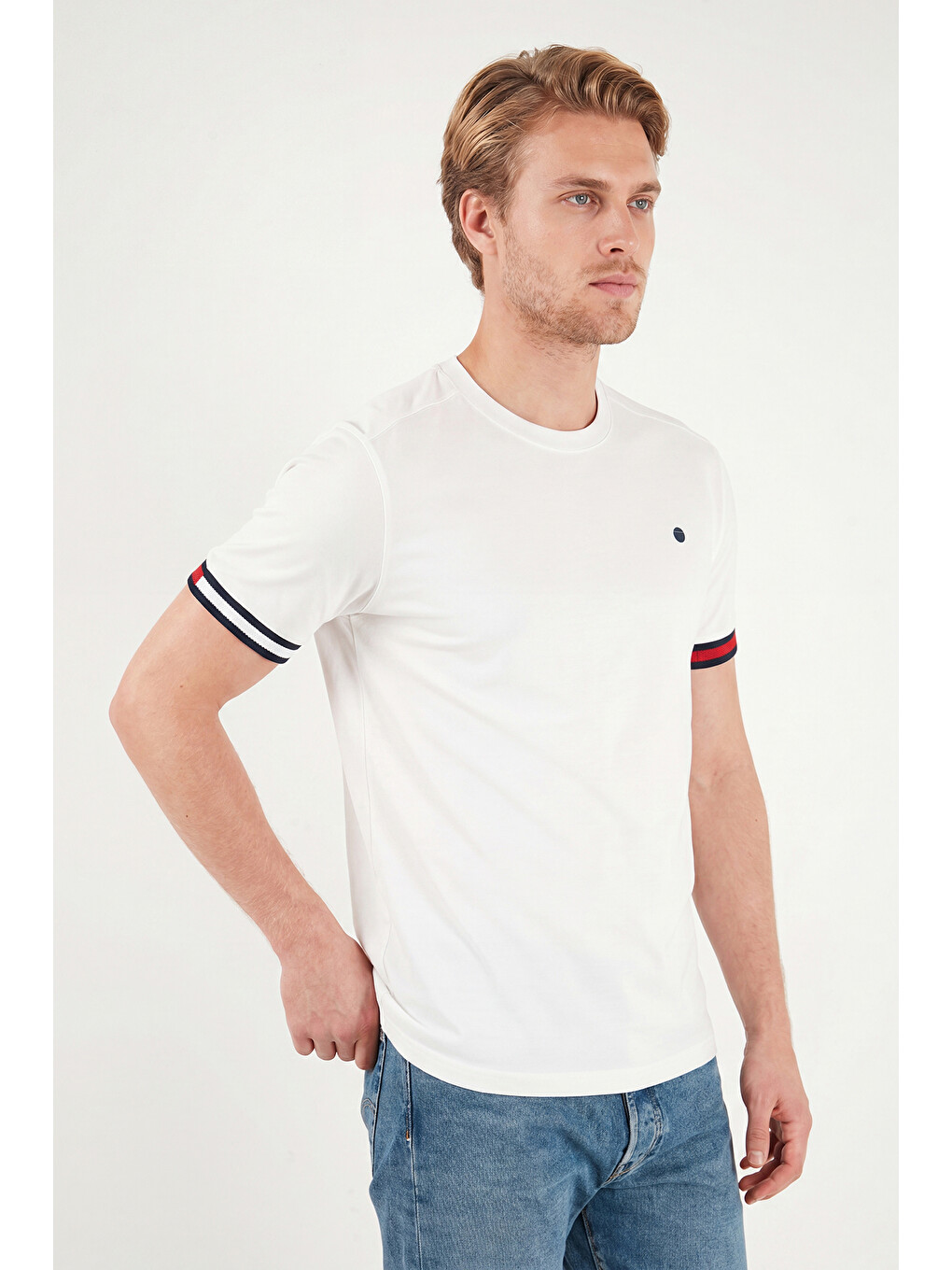 Beyaz Bisiklet Yaka Kolları Renkli Şerit Detaylı T Shirt 5904060-4