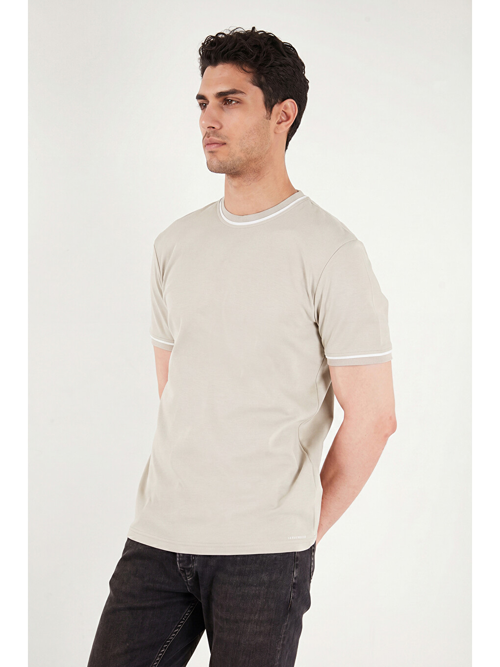 Bej Pamuklu Bisiklet Yaka Kontrast Şeritli T Shirt 5904034-3