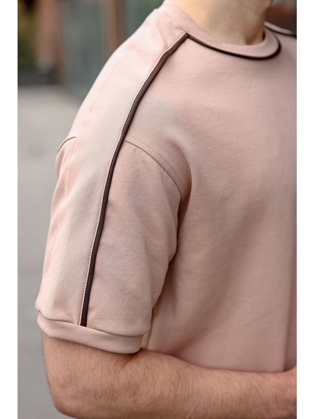 Kahverengi Şerit Detaylı Modern Kesim Erkek Tişört E7182-4