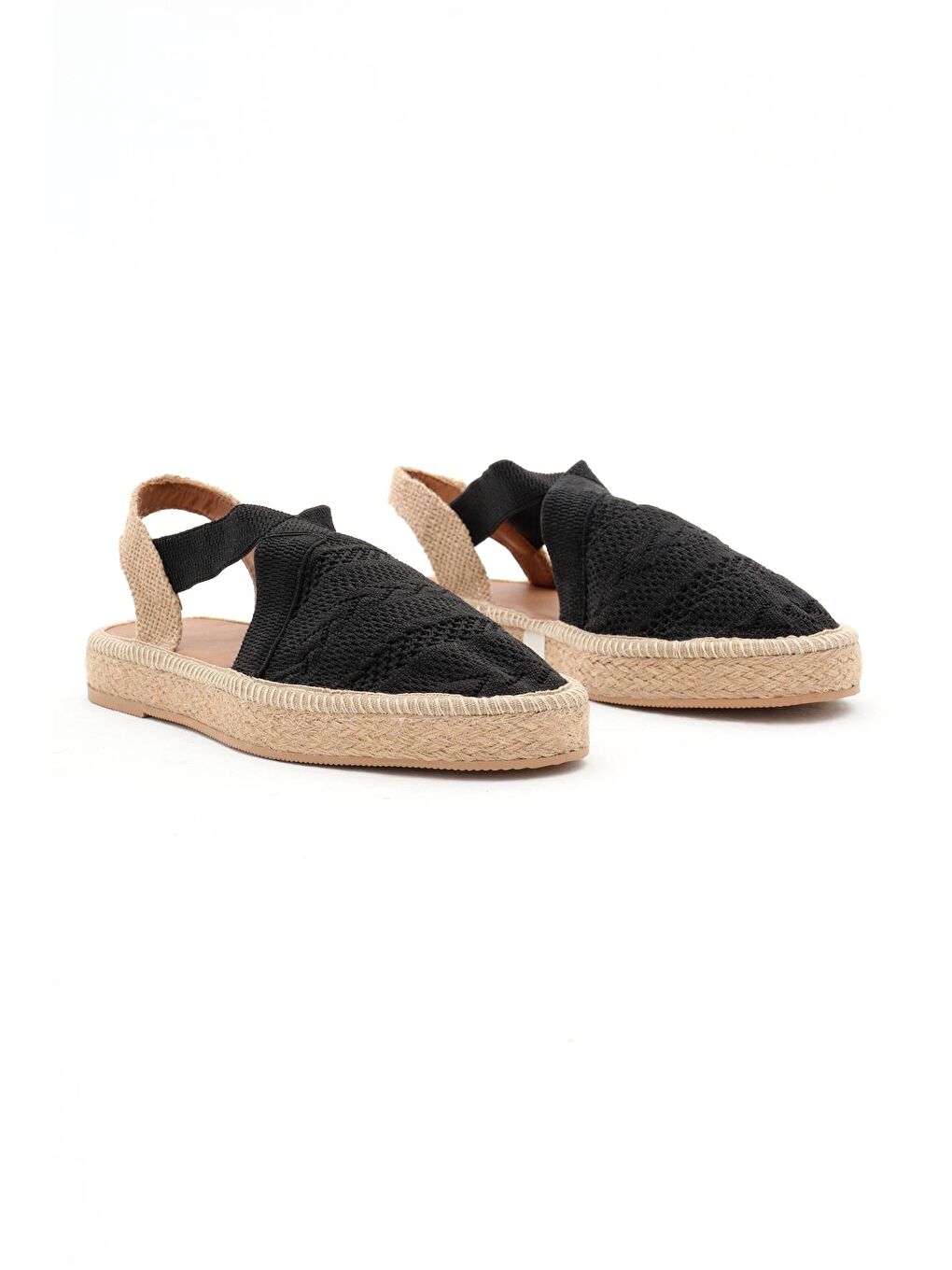 Kadın Siyah Önü Kapalı Çapraz Şeritli Hasır Hasır Triko Sandalet