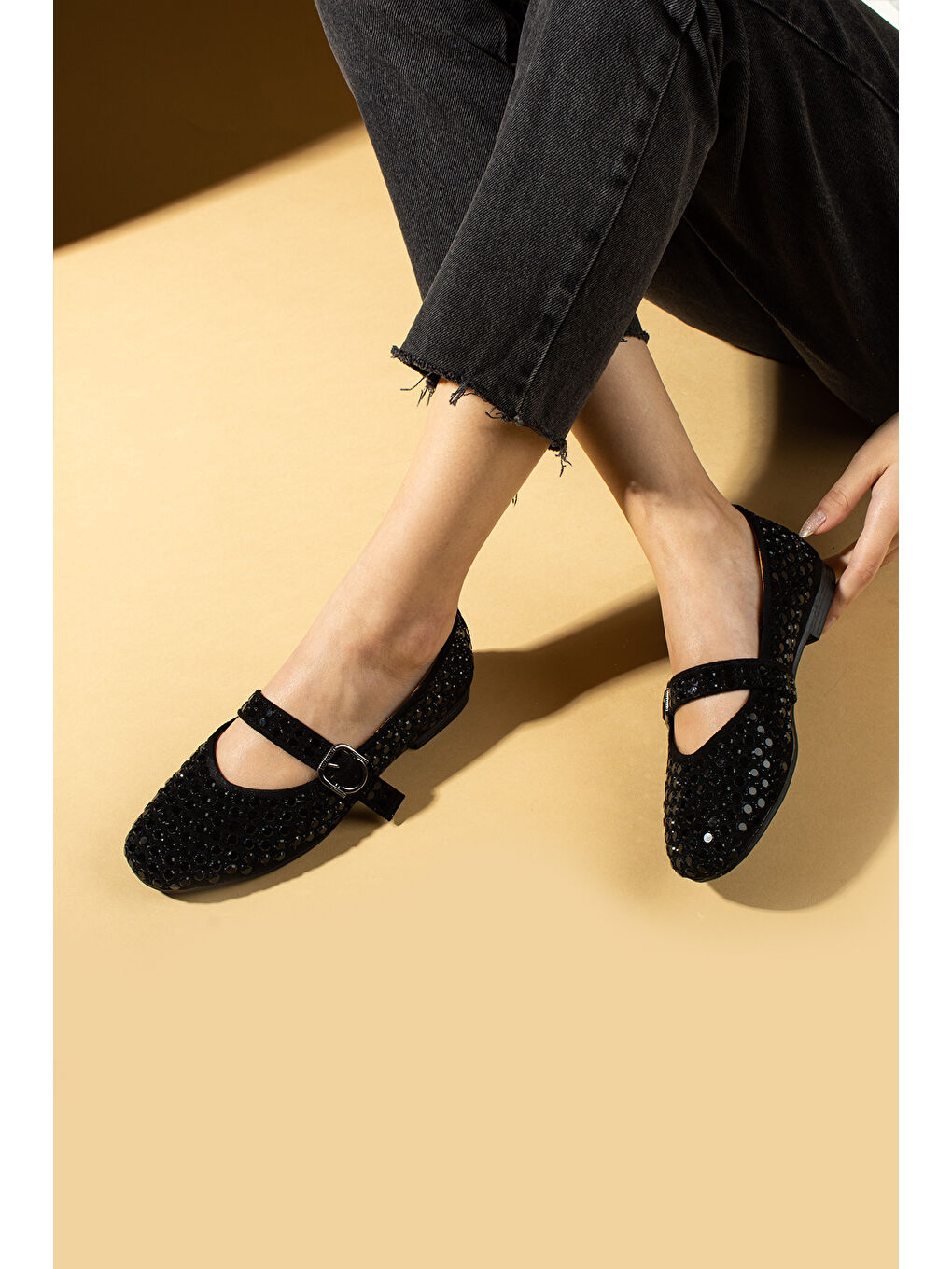 Siyah Taşlı Tokalı Balerin Kadın Babet 57-41-25Siyah-2