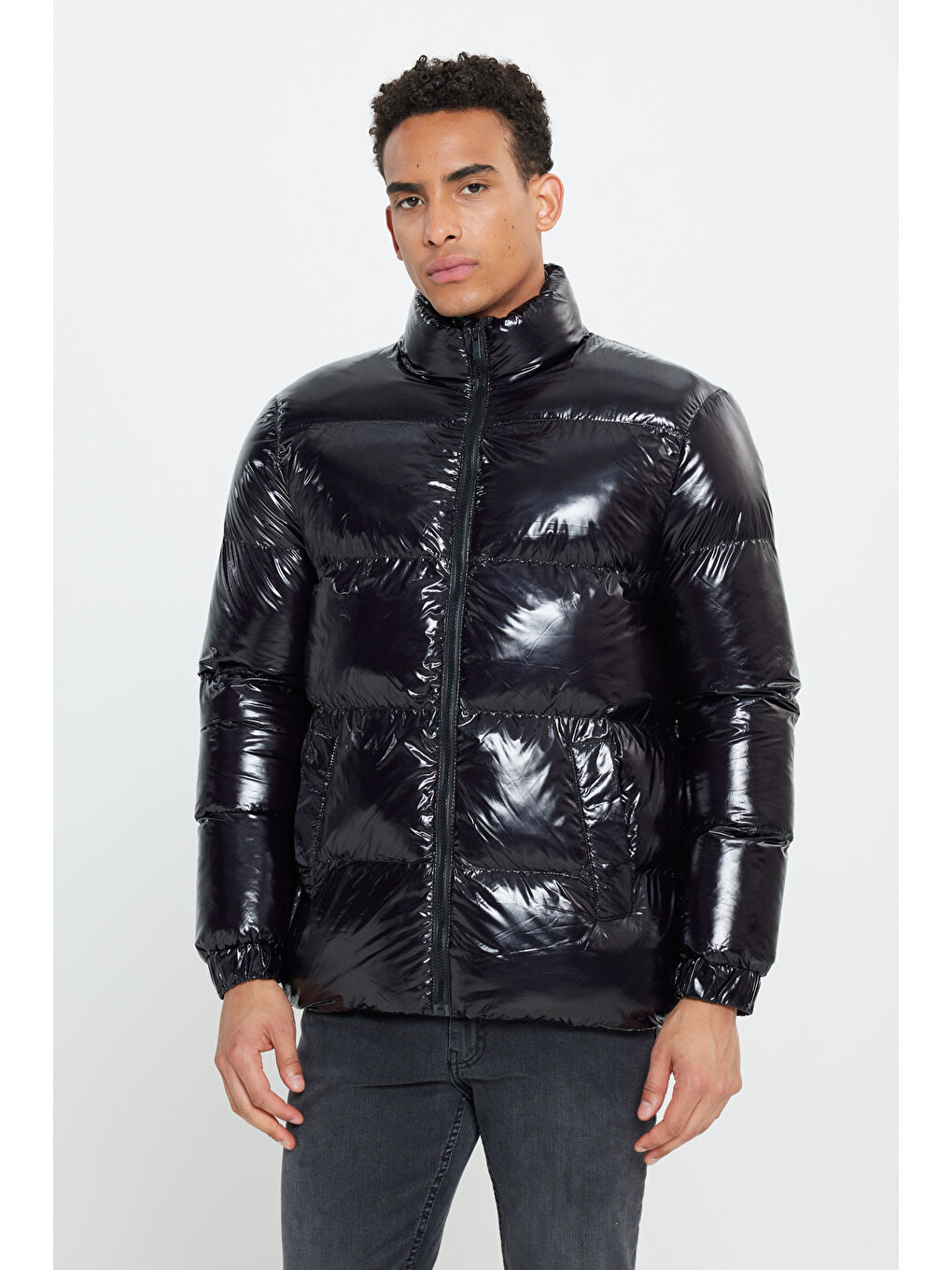 Erkek Siyah Standart Fit Normal Kesim Dik Yaka Rüzgar Geçirmez Elyaf Dolgulu Mont-2