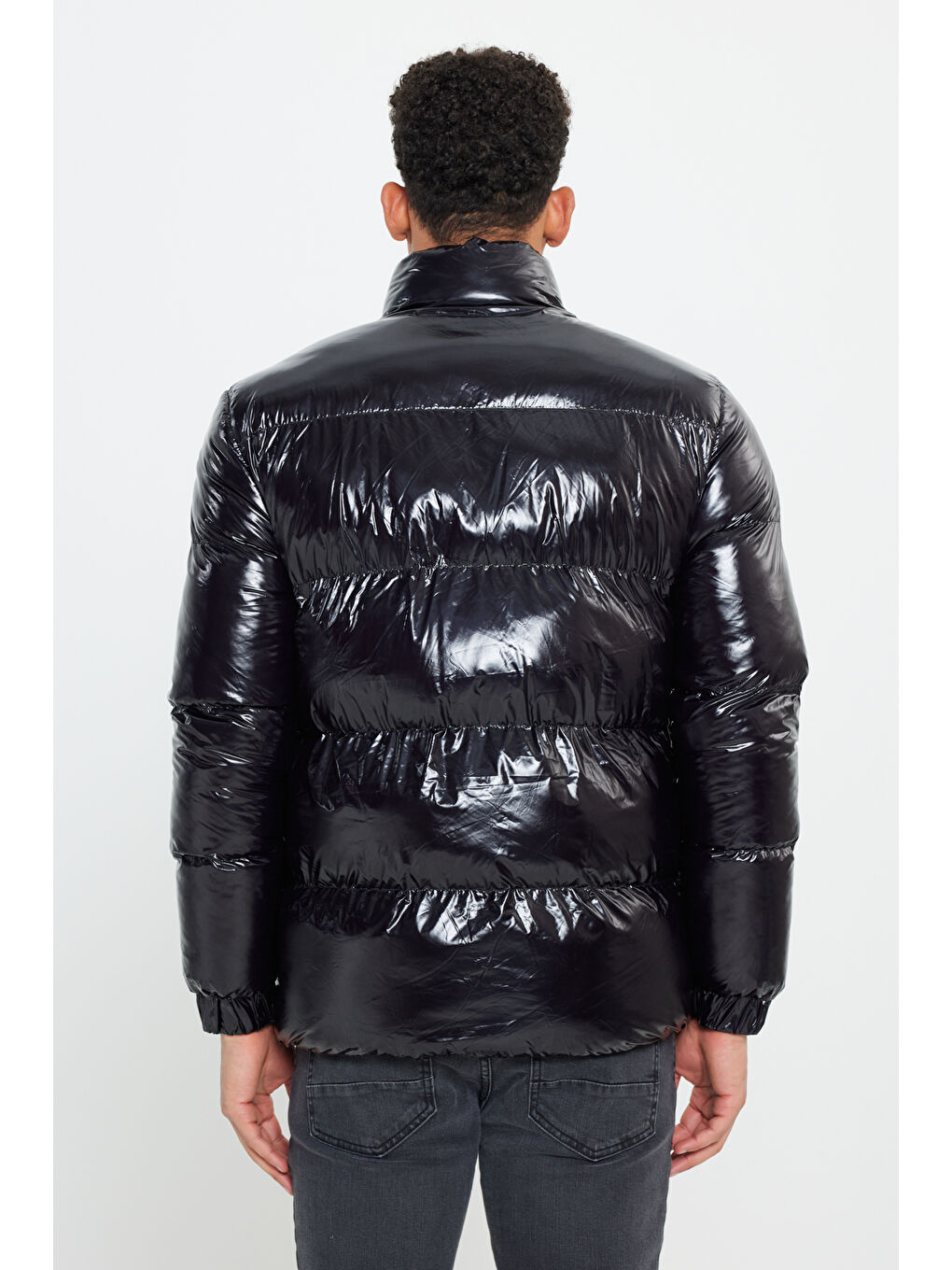 Erkek Siyah Standart Fit Normal Kesim Dik Yaka Rüzgar Geçirmez Elyaf Dolgulu Mont-4