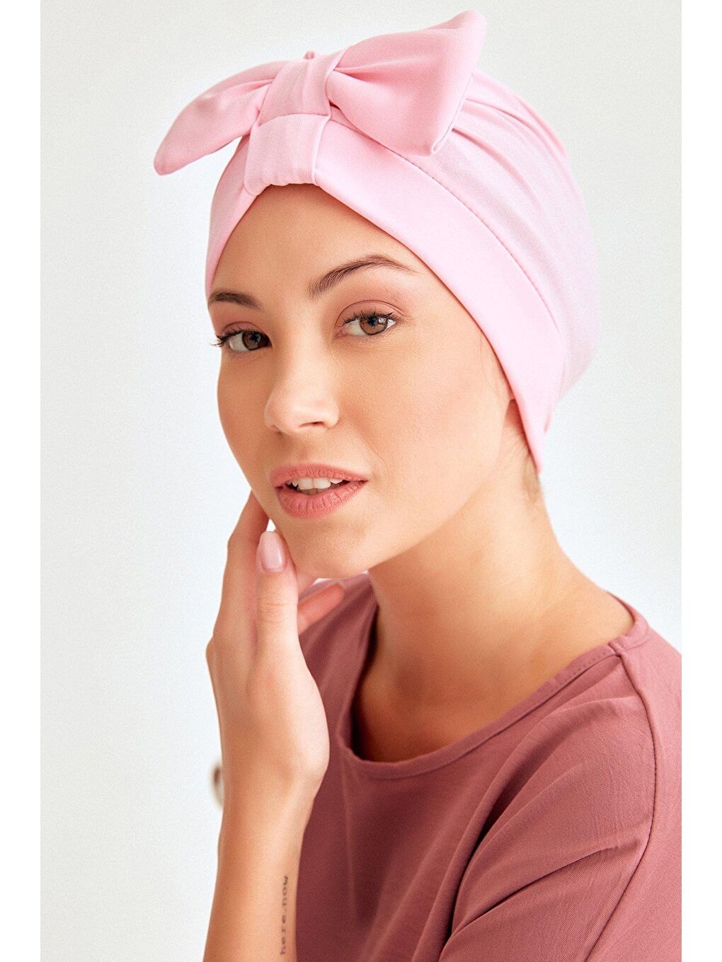 Pembe Fiyonklu Bone-1