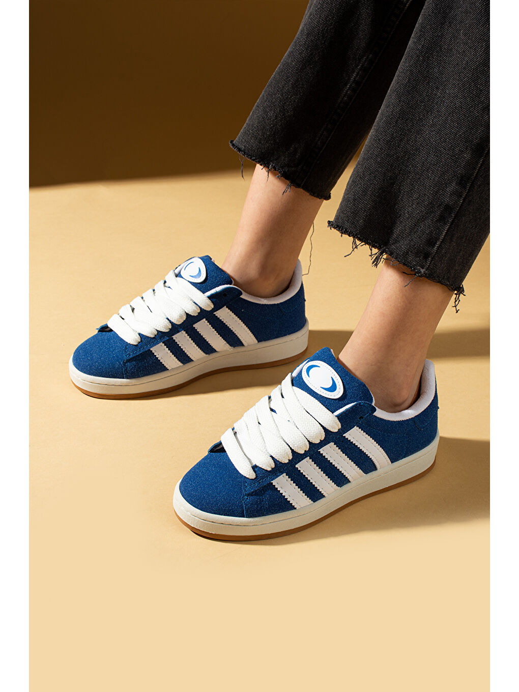 Mavi Kalın Bağcıklı Şerit Detaylı Rahat Taban Kadın Sneakers 001-3458-25Beyaz