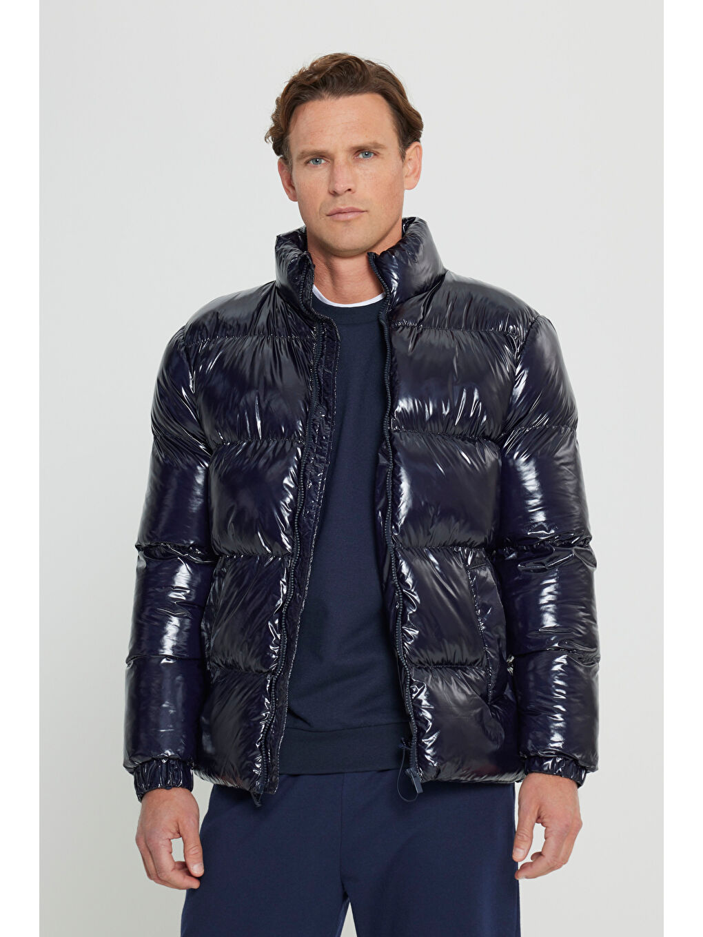 Erkek Lacivert Standart Fit Normal Kesim Dik Yaka Rüzgar Geçirmez Elyaf Dolgulu Mont