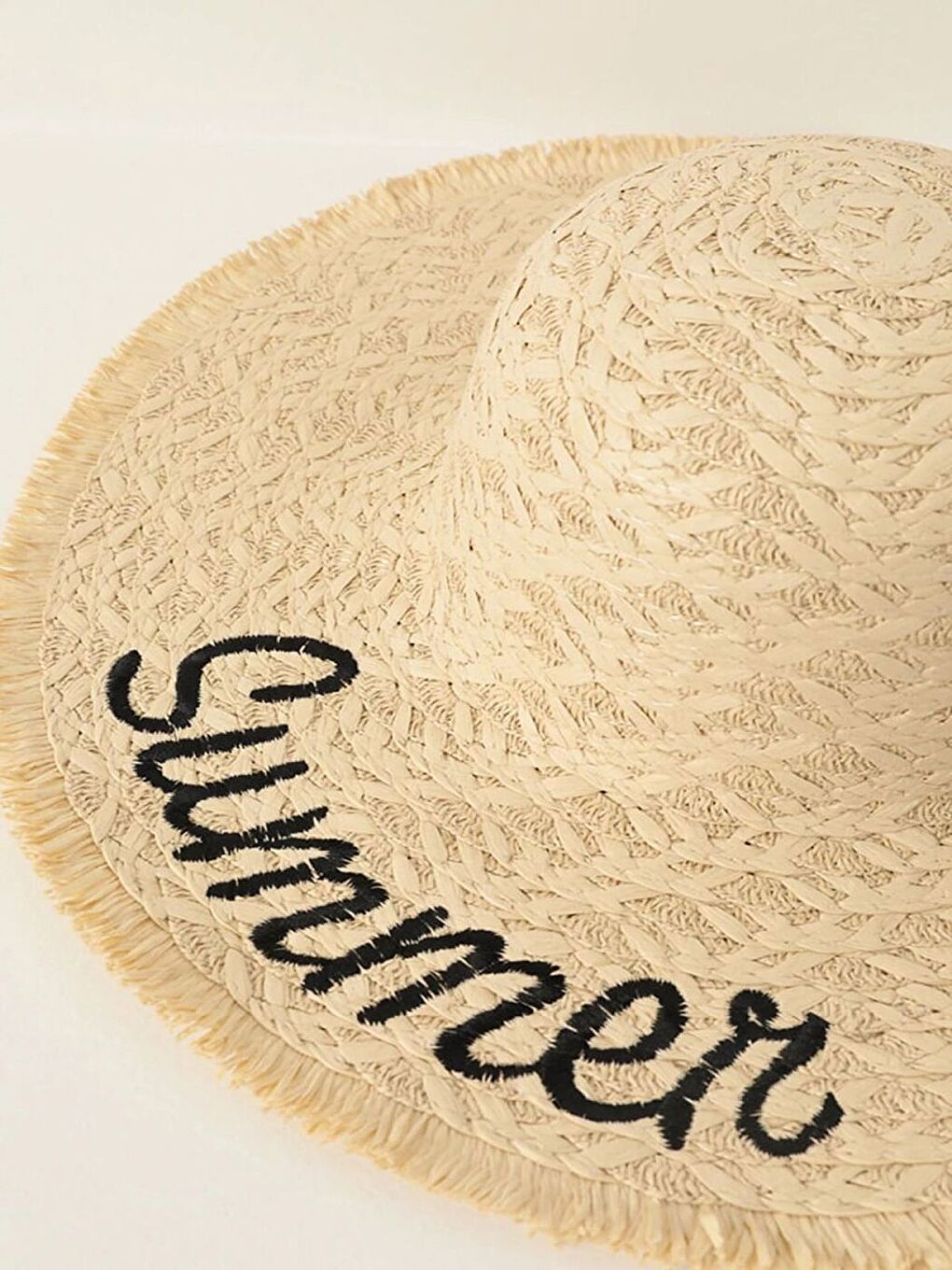 Bej Nakışlı Geniş Hasır Şapka Saçak Detaylı Plaj Ve Günlük Kullanımda Güneşten Koruma Sağlar HSR2112-2