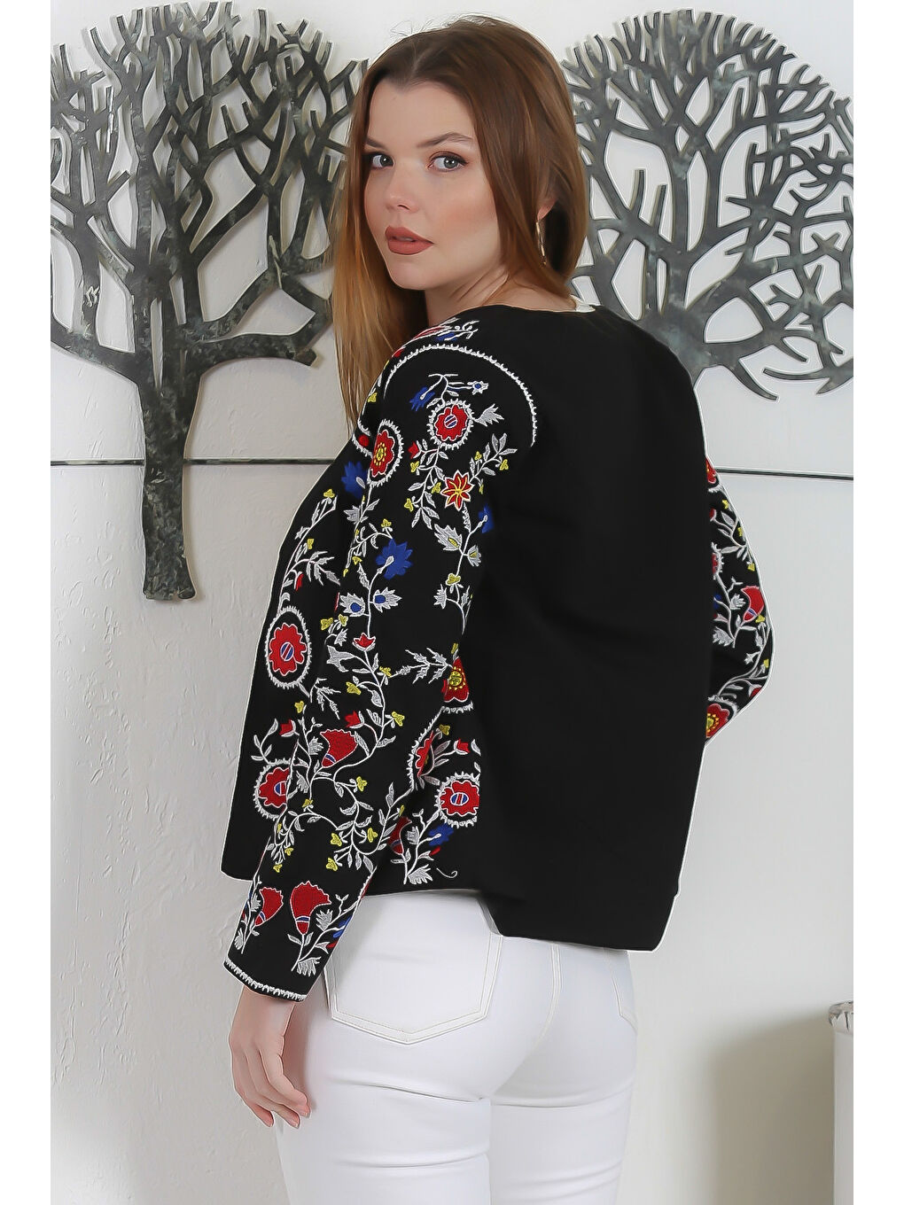 Siyah Yuvarlak Yaka Uzun Kol Kapamasız Astarlı Yaka Ve Kol Nakışlı Casual Dokuma Ceket-7