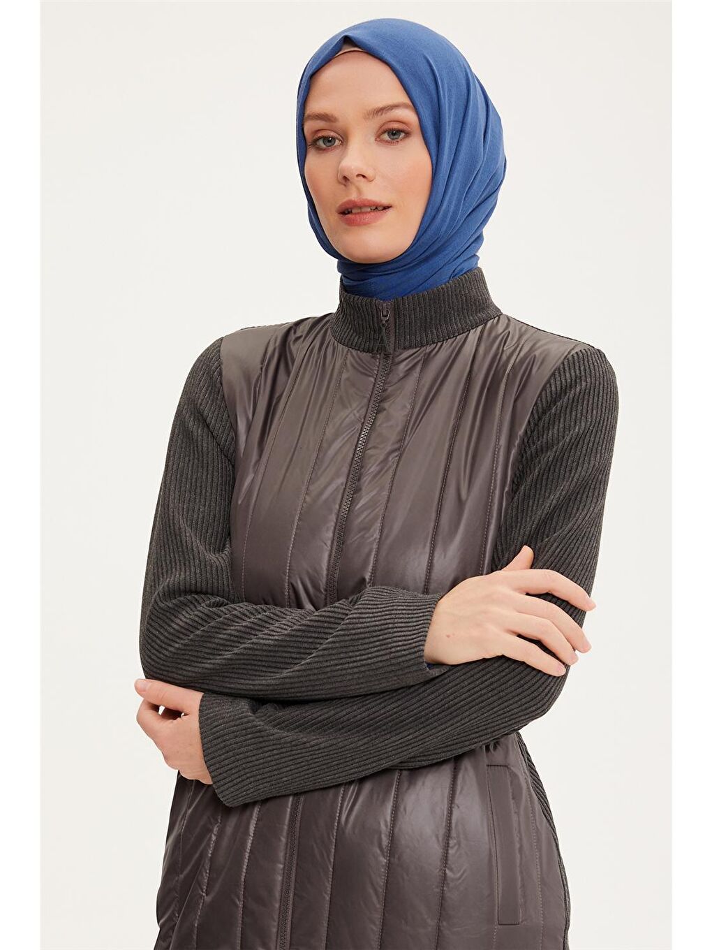 Antrasit Arkası Örme Detaylı Kapitone Manto 22K8111-3