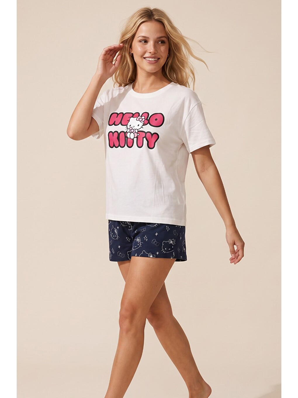 Hello Kitty Lisanslı %100 Pamuk Ekru Çok Renkli Bisklet Yaka Şortlu Pijama Takım 26120201-1