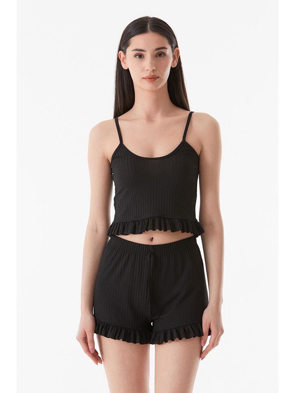 Siyah Basic Askılı Fırfırlı Şortlu Pijama Takımı-2