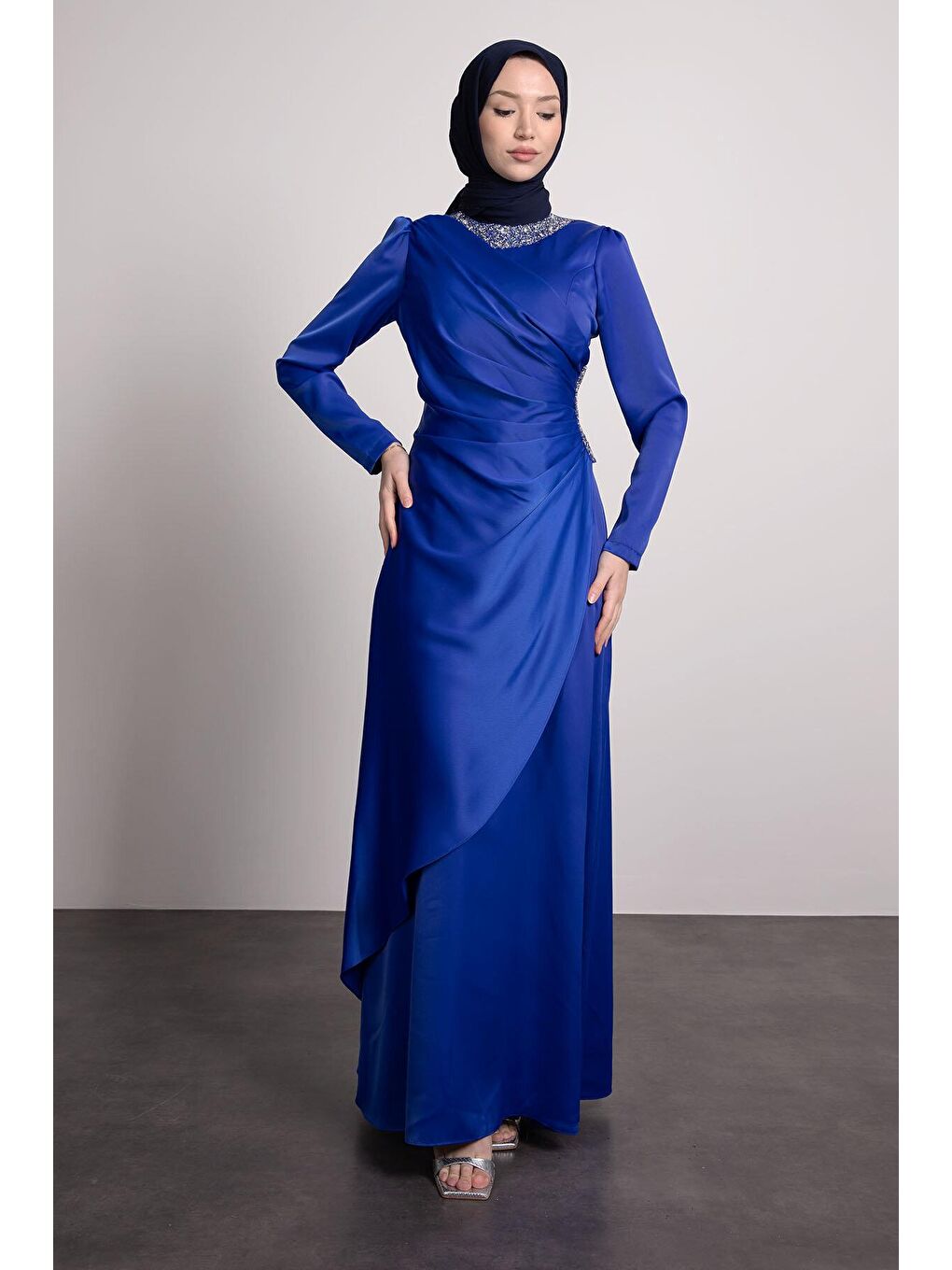 Mavi Taş Detaylı Önden Pileli Tesettür Kadın Abiye-4