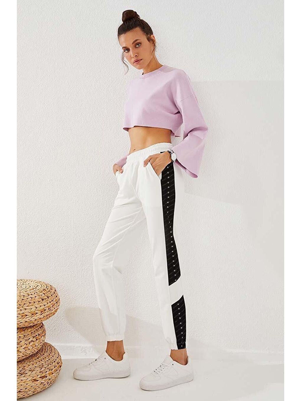 Ekru Noktalı Şerit Detaylı Jogger  Rahat Form Lastik Paça Kadın Eşofman Alt - 94579-3