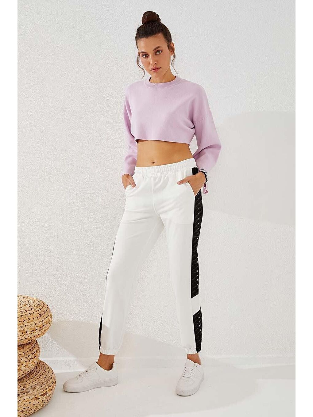 Ekru Noktalı Şerit Detaylı Jogger  Rahat Form Lastik Paça Kadın Eşofman Alt - 94579-4