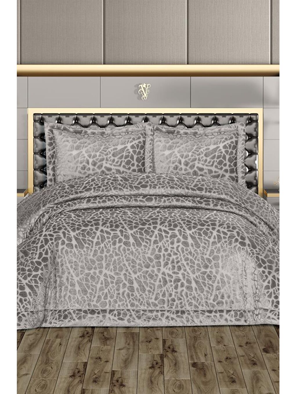 Laçin Dolgulu Kadife Çift Kişilik Yatak Örtüsü Gri