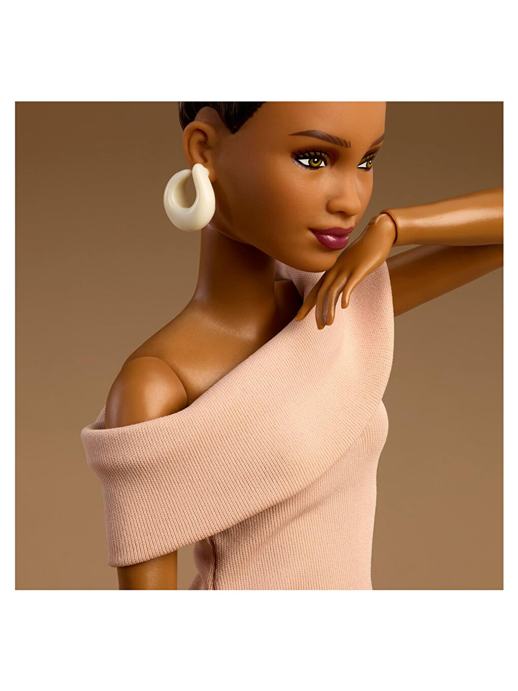 Barbie Basics 08 Siyahi Topuz Saçlı Jjx27-3