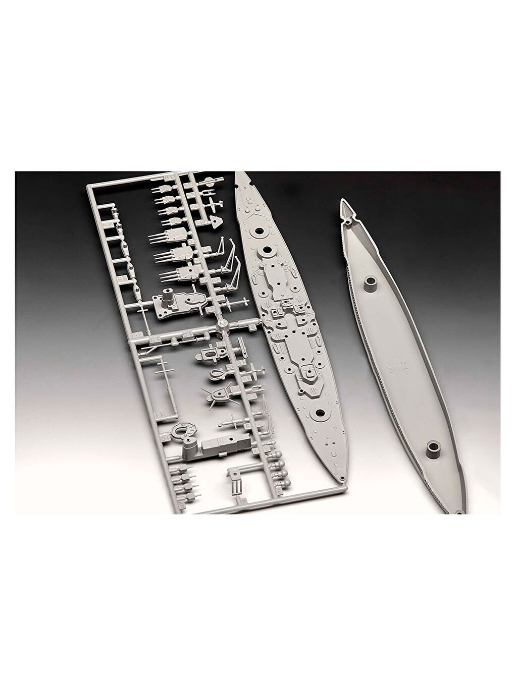 Starter Kit Gemi Battleship Gneisenau 75181-4