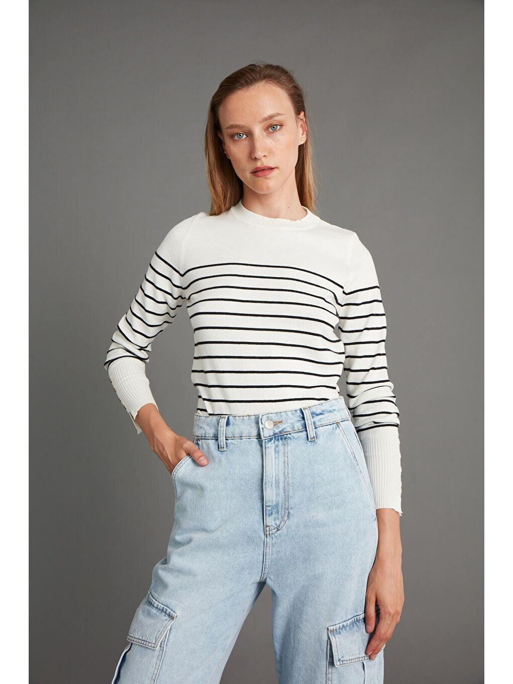 Kadın Ekru Kolu Aksesuar Detylı Çizgili Bisiklet Yaka Triko Kazak-1