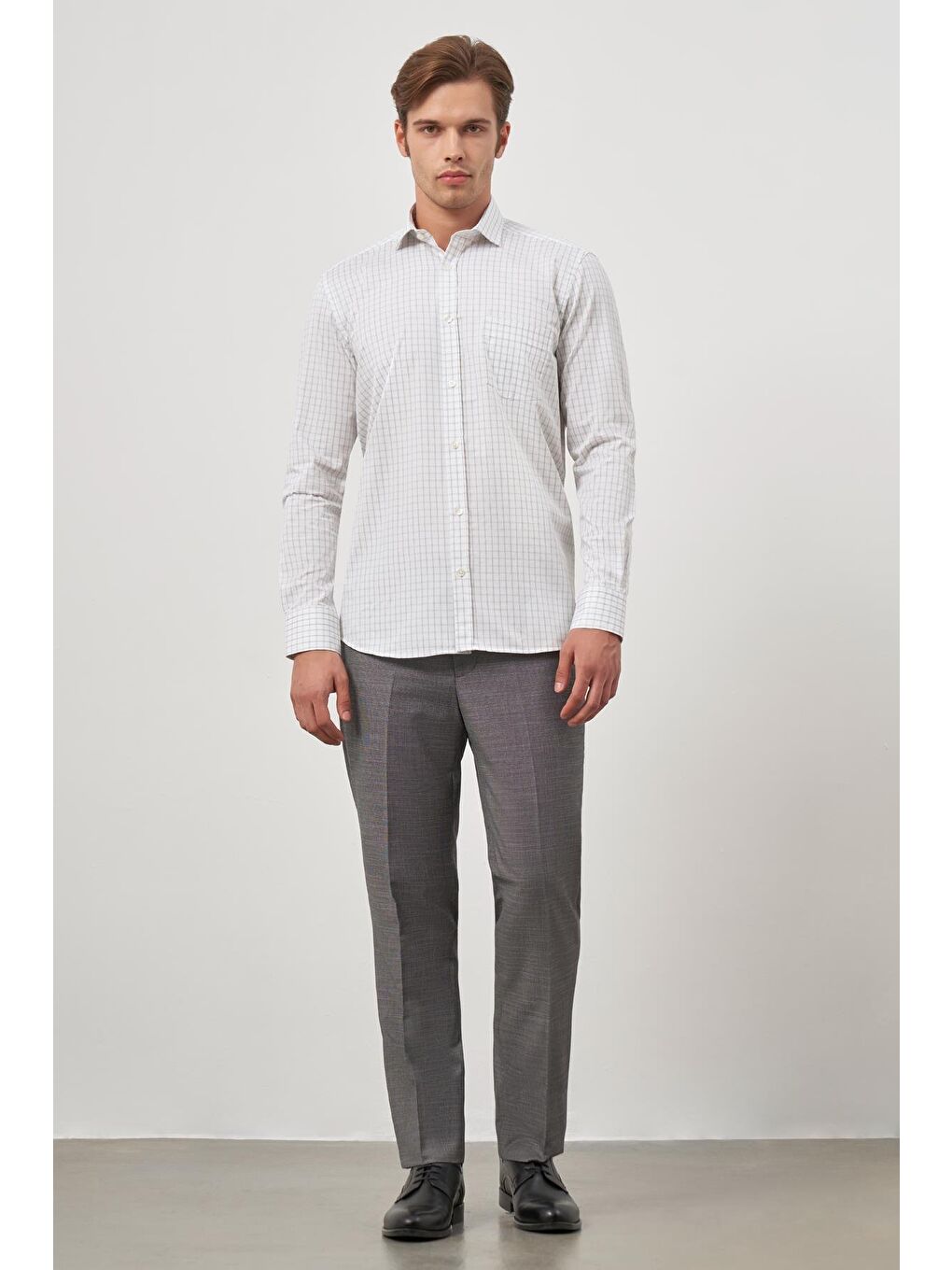 Beyaz Uzun Kol Kareli Desen Gabardin Yarım İtalyan Cepli Classic Comfort Fit Gömlek 1004245193-1