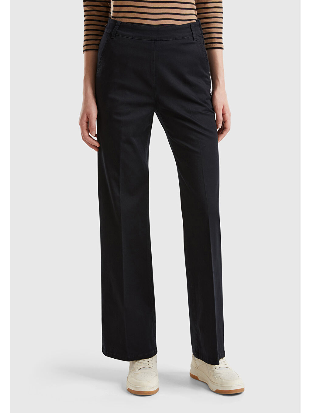 Kadın Siyah Pamuk Karışımlı Rahat İspanyol Paça Pantolon