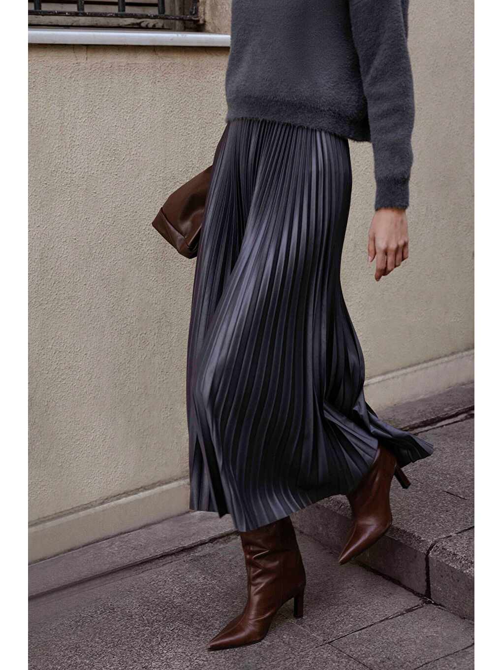 Antrasit Piliseli Etek