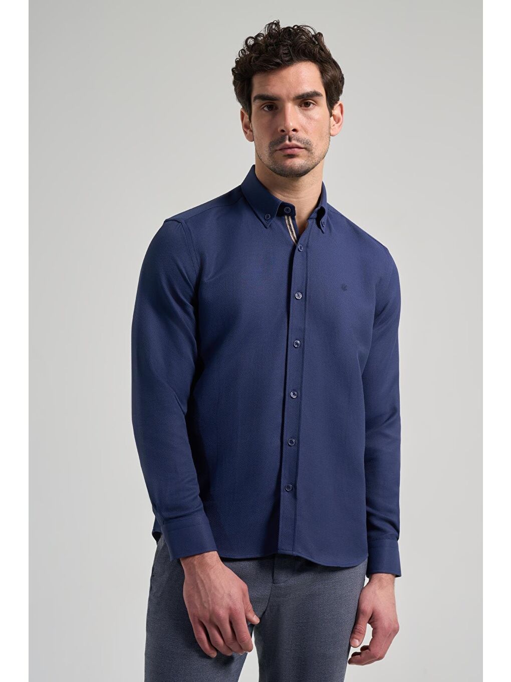 Lacivert Uzun Kol Desenli Armürlü Düğmeli Yaka Cepsiz Pamuklu Casual Slim Fit Gömlek 1004250206