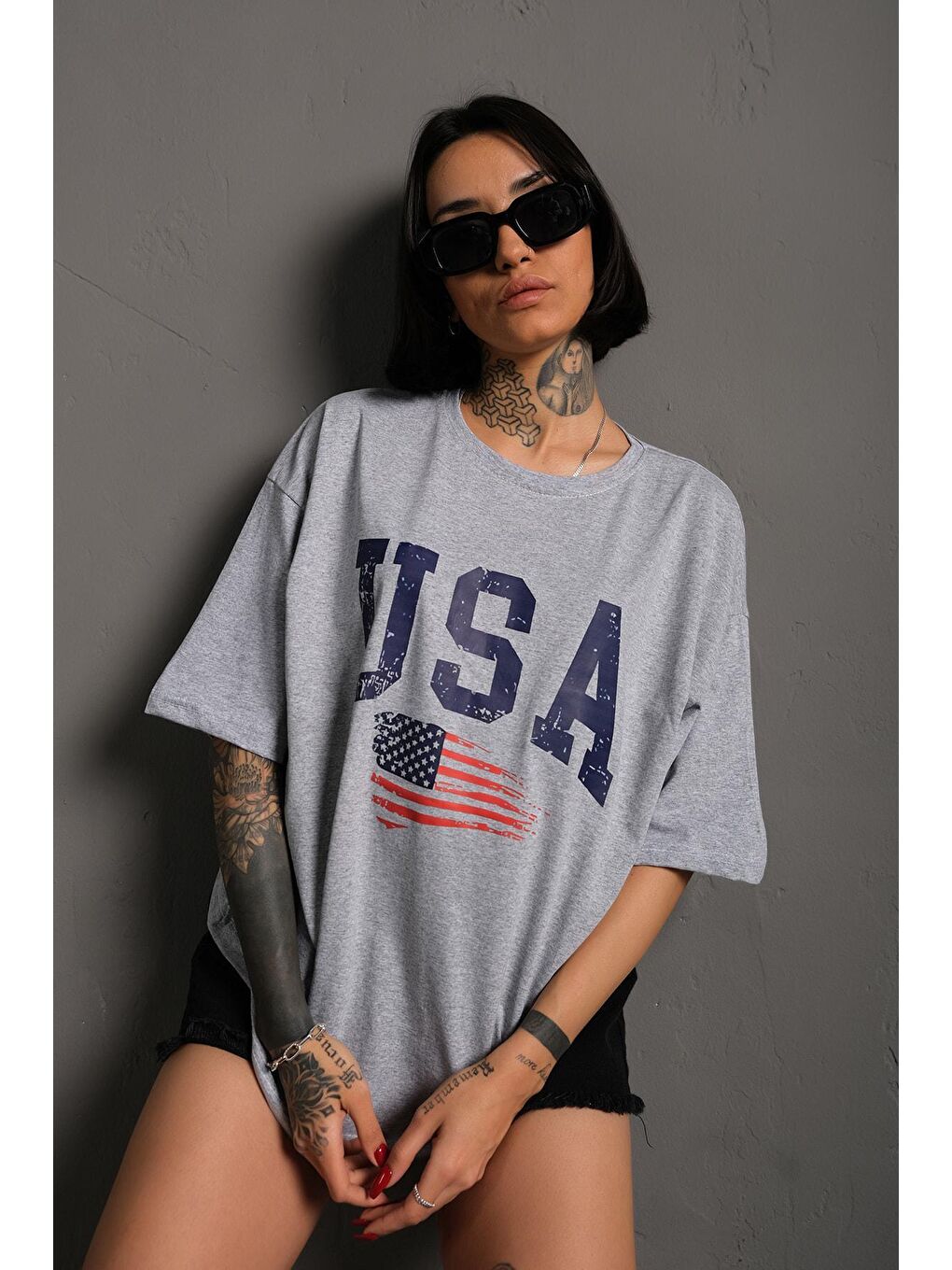 Trendseninle Gri Usa Flag Baskılı Gri Oversize Tişört - 2