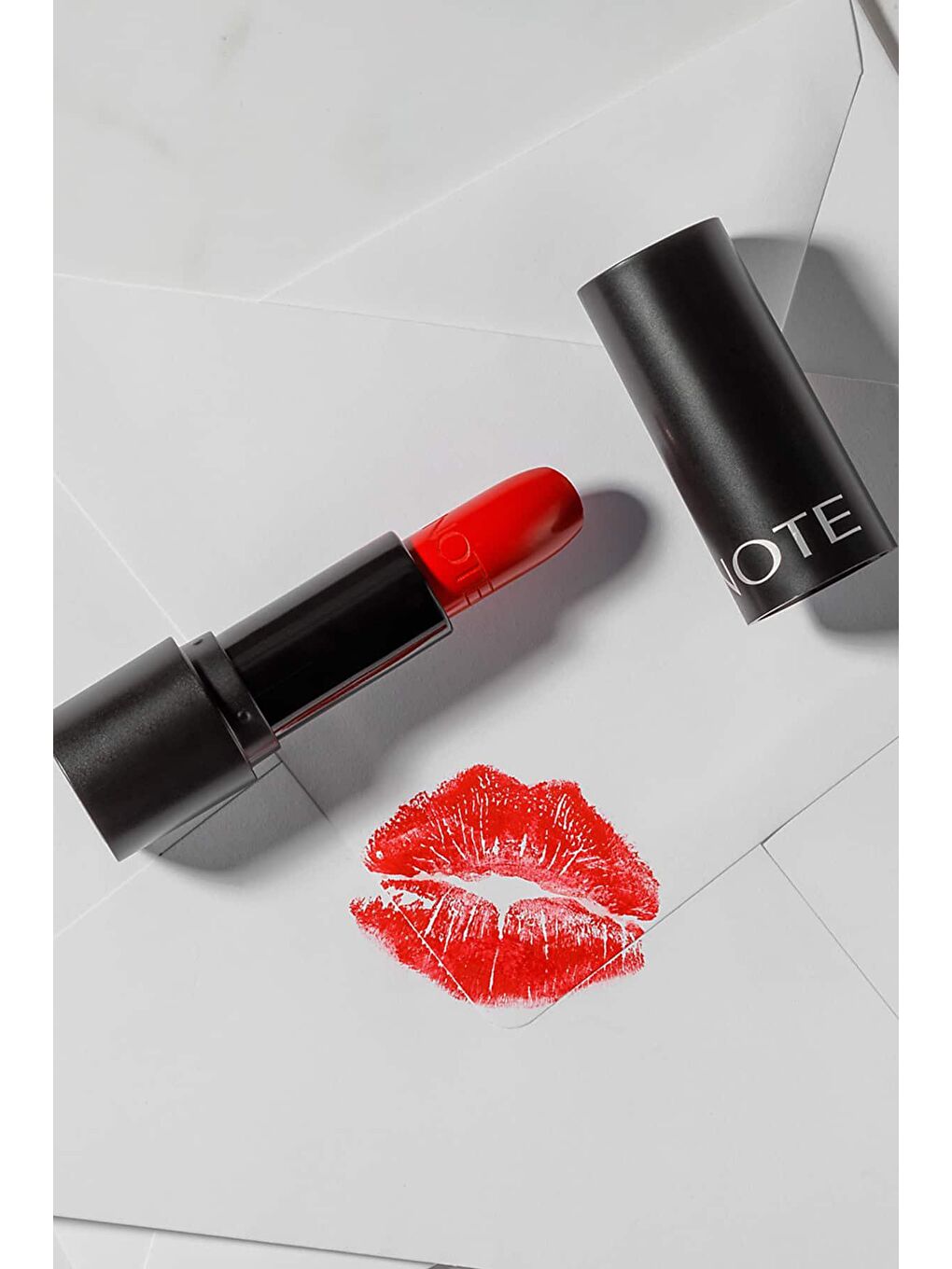 Note Cosmetique Kırmızı Deep Impact Lipstick Kremsi Dokulu Yarı Parlak Ruj 13 Impressive Red - Kırmızı - 3