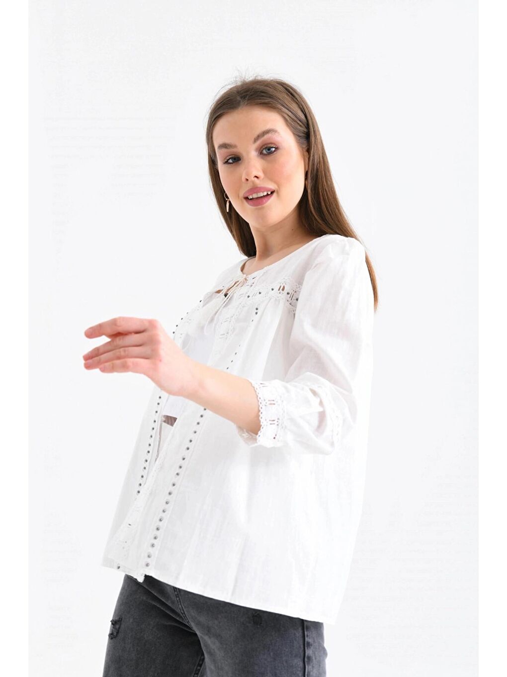 Ekru Kemik Rengi Önden Bağlamalı Bluz-2