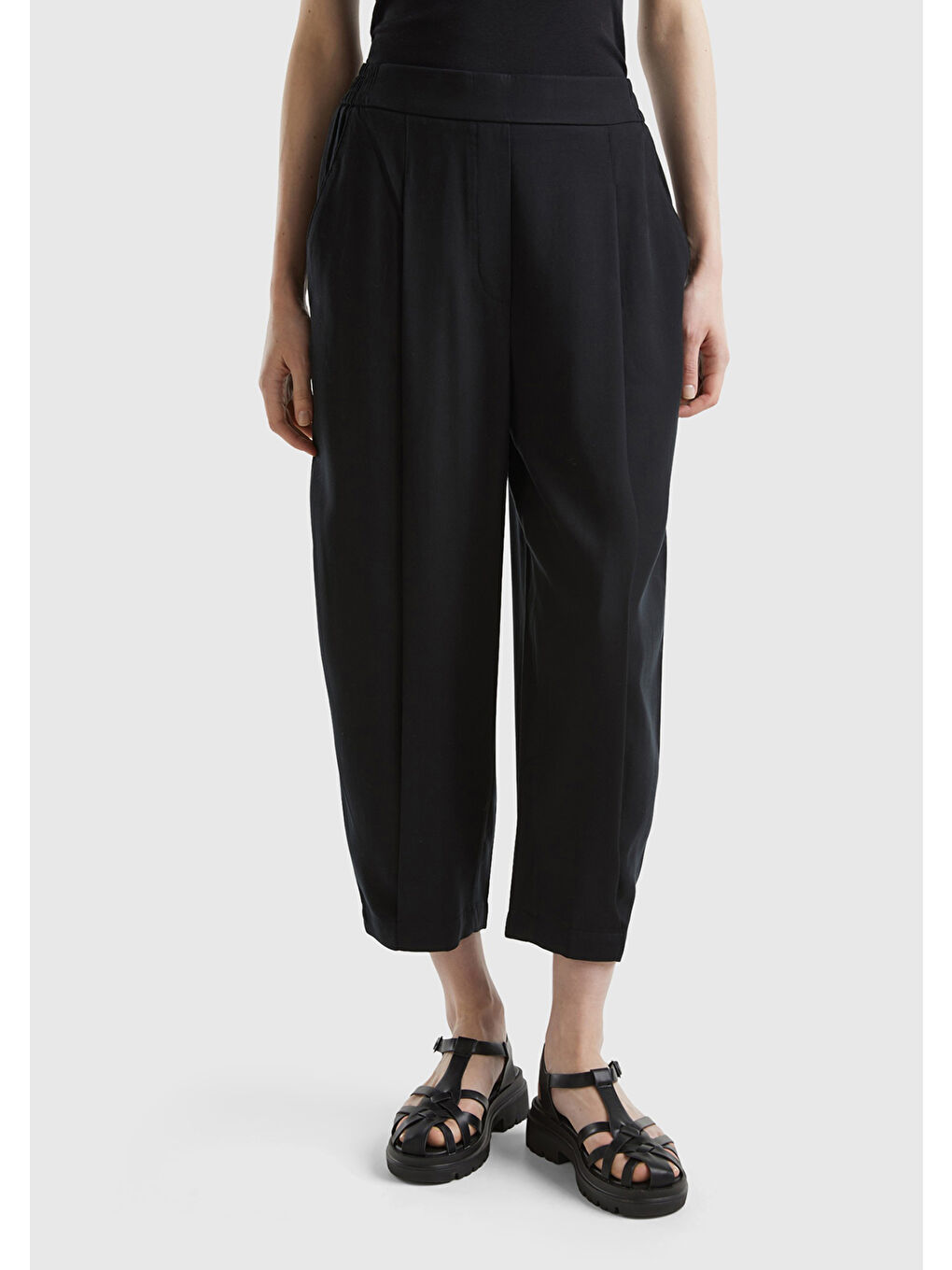 Kadın Siyah %100 Liyosel Bol Kesim Beli Lastikli Pantolon